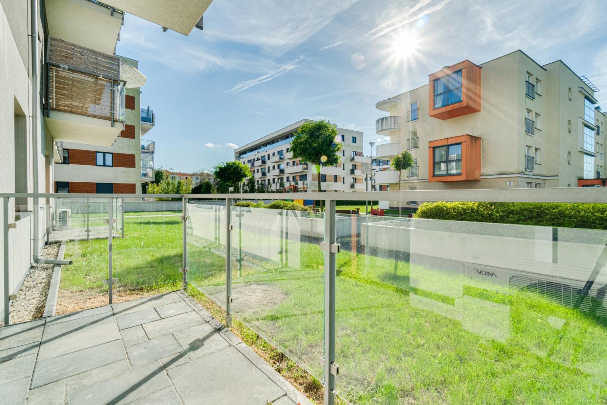 Modern Suites Koszyka 45 Opole Bagian luar foto